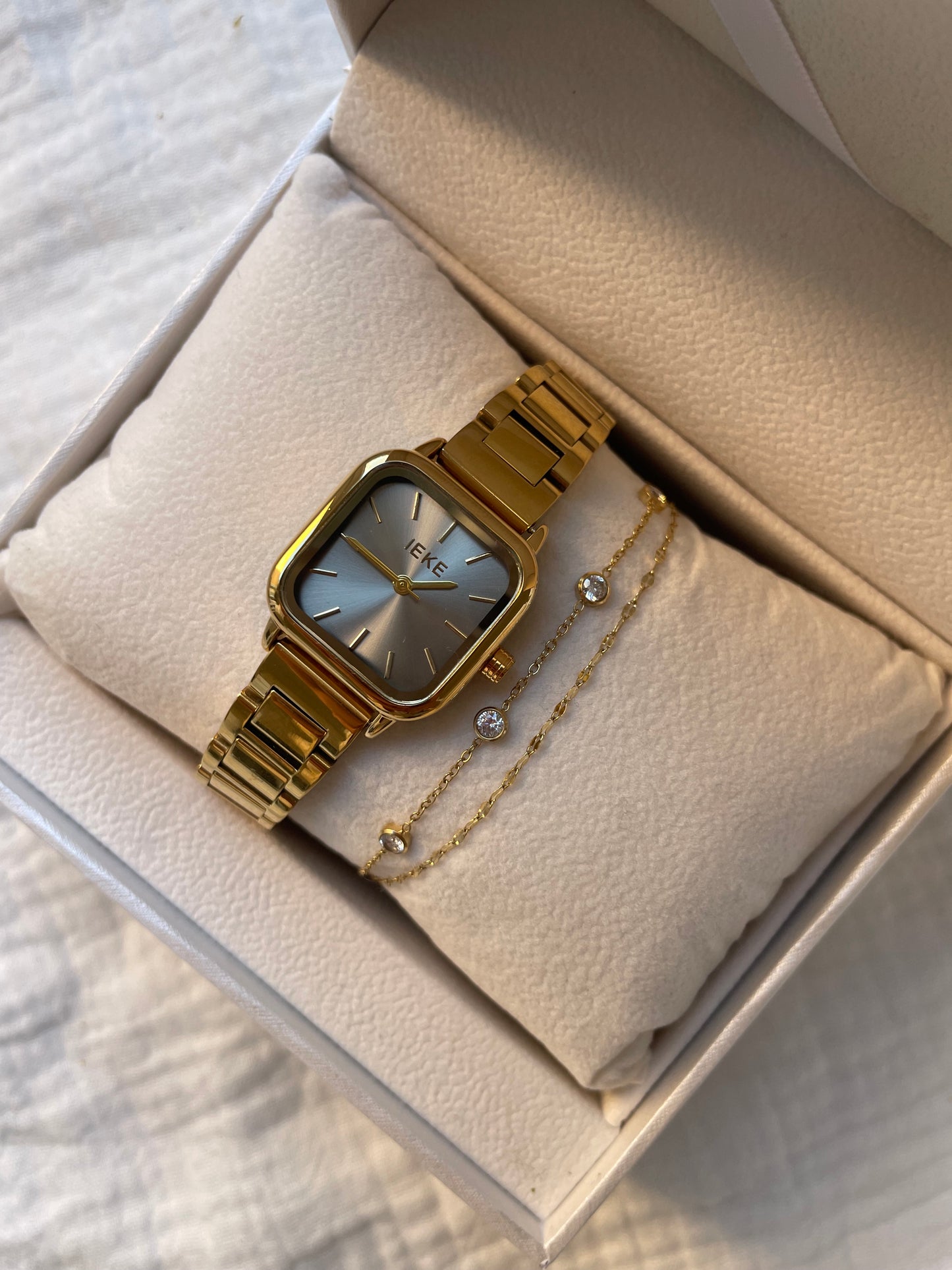 MONTRE SAYNA