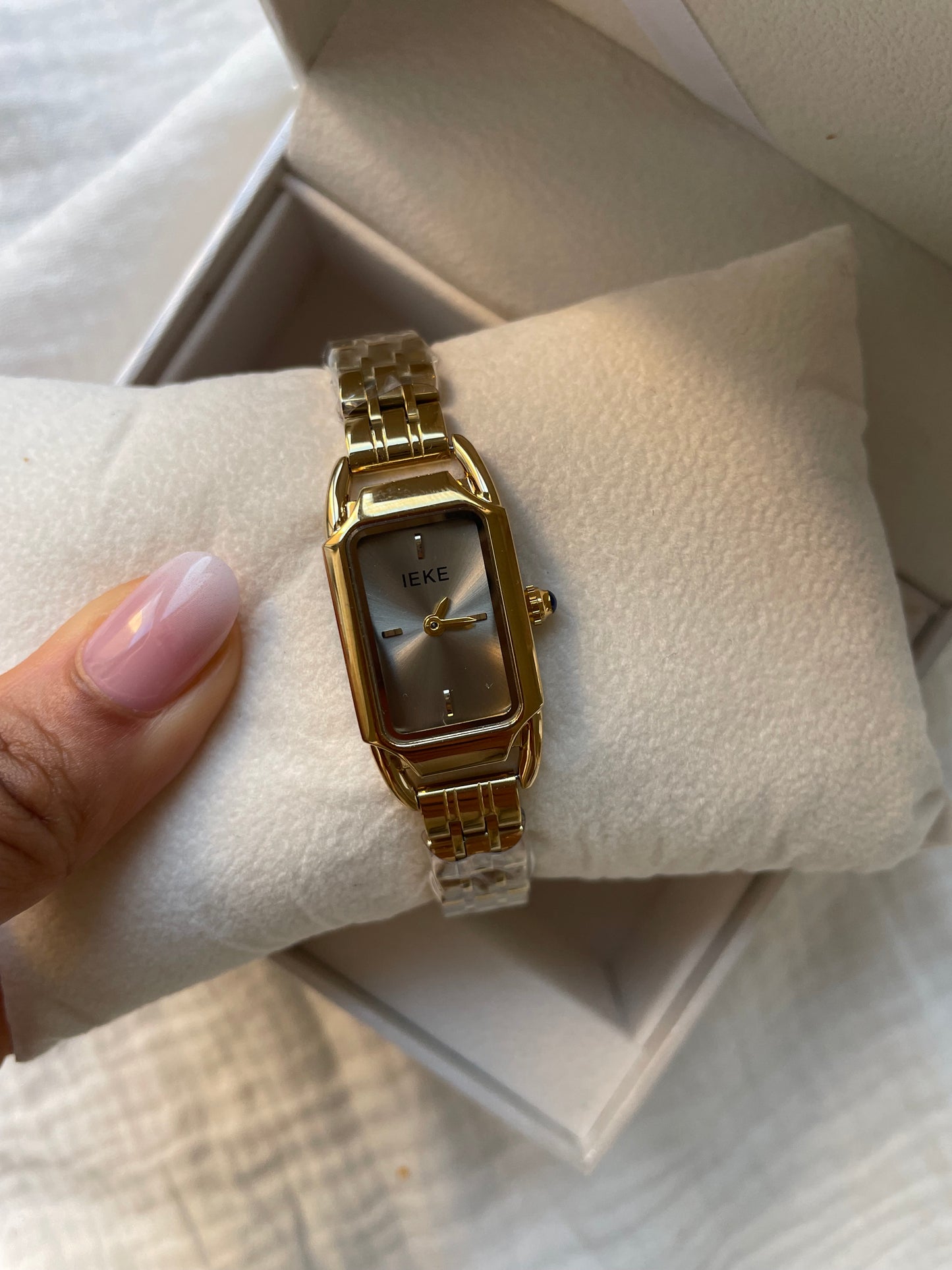 MONTRE AYA