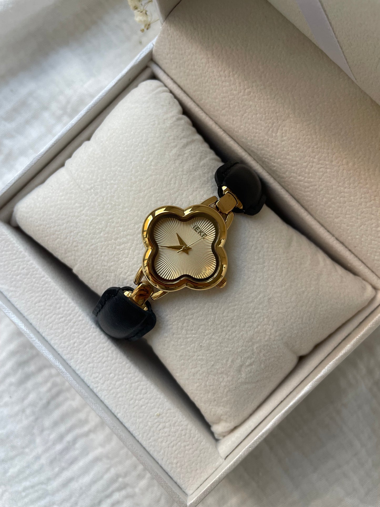 MONTRES CLOÉ